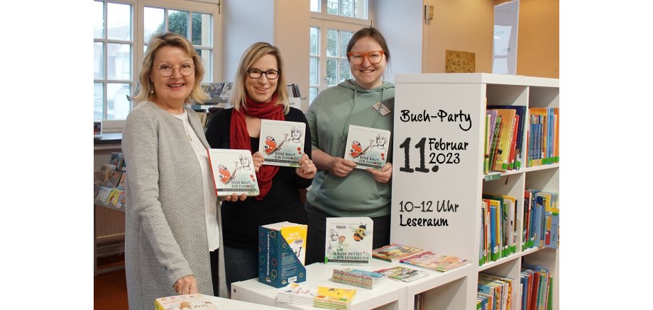 Mitglied Freundeskreis, Lina Adolf, Kinderbuchautorin und Franziska Huhnke anlässlich der Kinderbuchparty in der Stadtbibliothek
